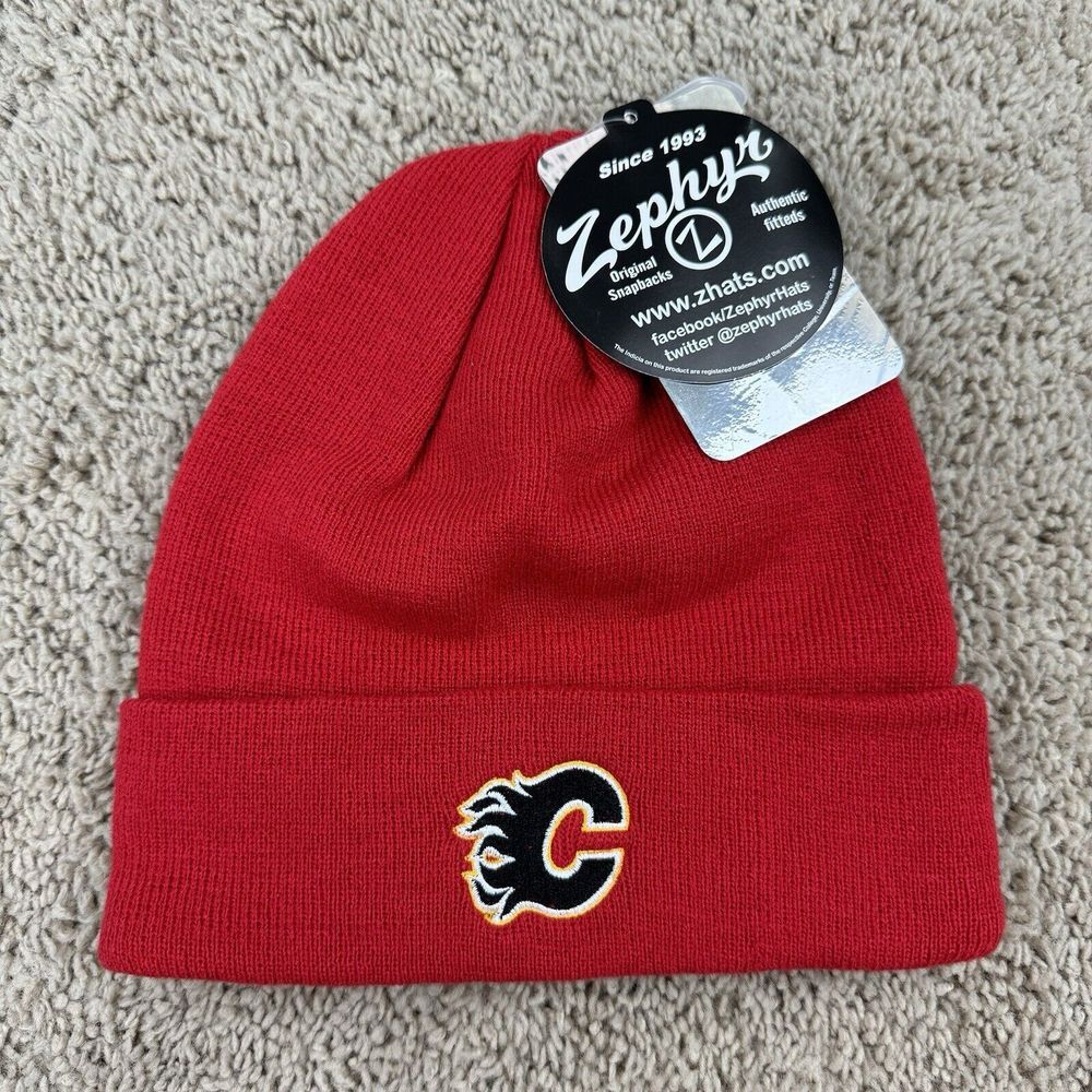 Calgary Flames Beanie Zephyr Red Team Logo NHL Vintage Cuffed Knit Hat NWT‎ NOS